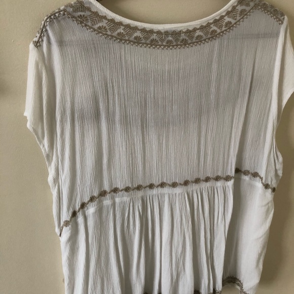 Off white printed shear tee/blouse - Picture 3 of 3